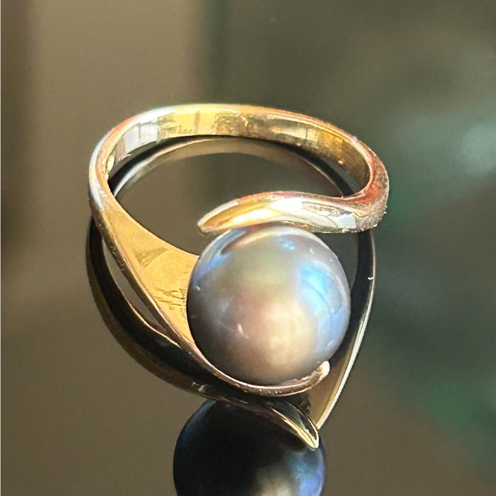 14k Yellow Gold Round Black Tahitian Pearl Bypass Ring